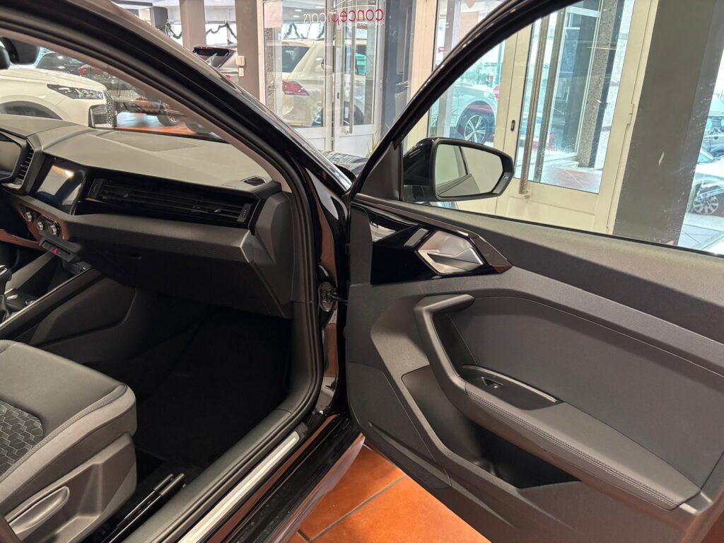 A1 Allstreet Adrenalin Black Edition 30 TFSI 116cv S-tronic